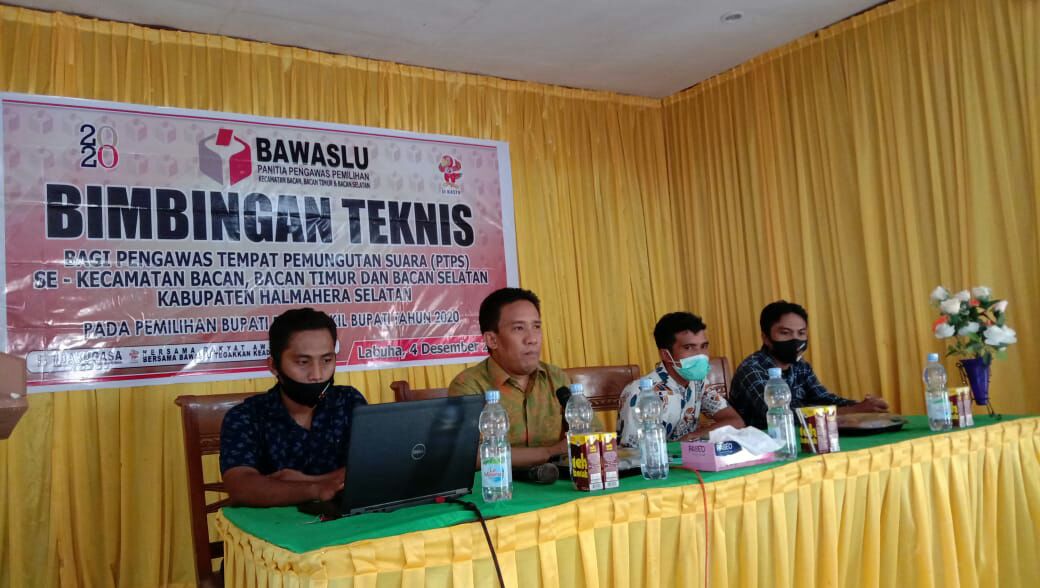 PENGAWAS TPS SIAP AWASI PEMUNGUTAN SUARA