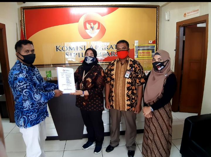 BAWASLU KEMBALI MENYERAHKAN 11 DOKUMEN PELANGGARAN OKNUM ASN KE KASN