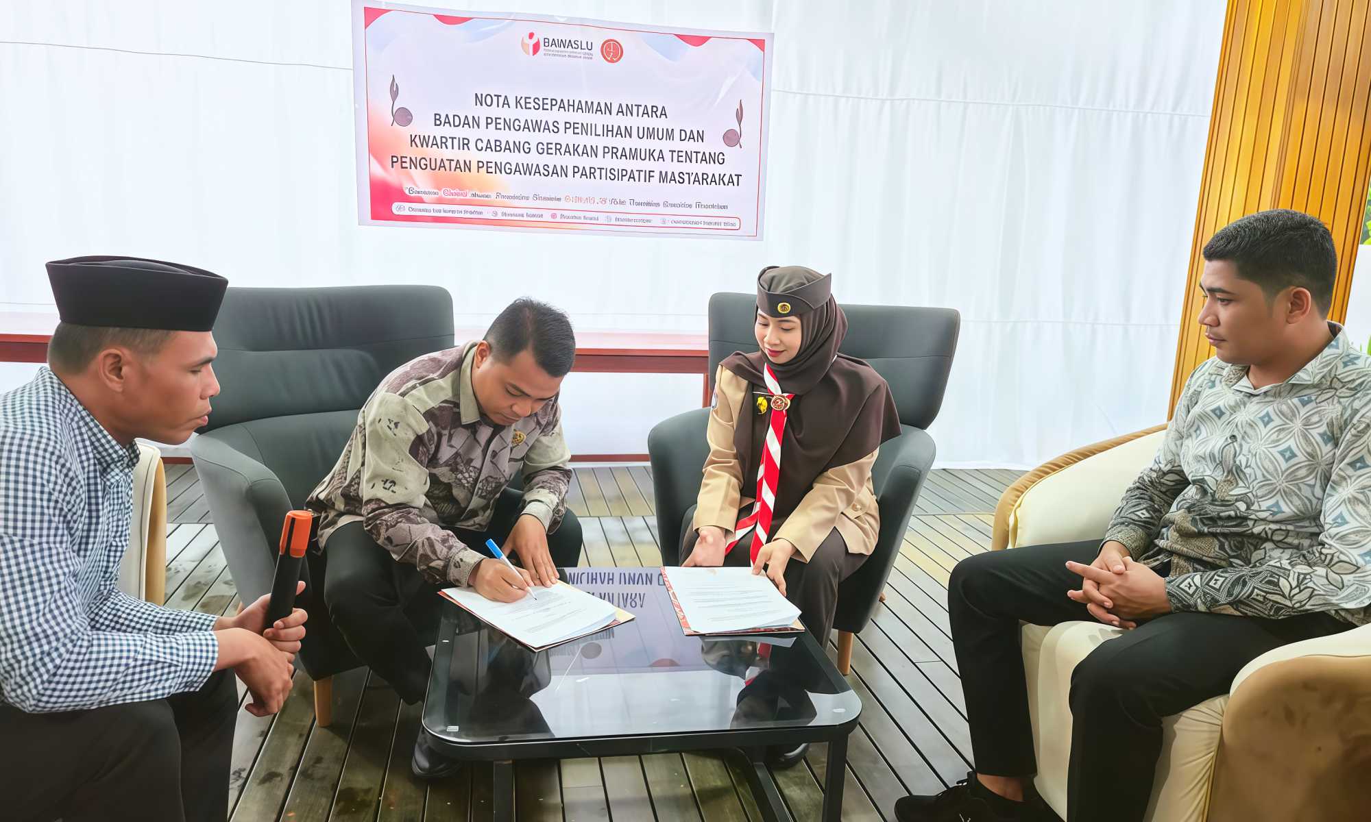 Penandatangani Nota Kesepahaman (MoU)